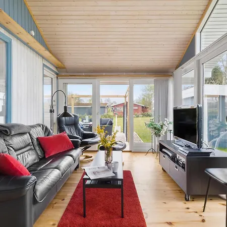 Amazing Home In Holbaek With Sauna *